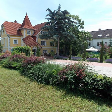 Eden Villa Apartmanhaz บาลาตอนฟือเรด ภายนอก รูปภาพ