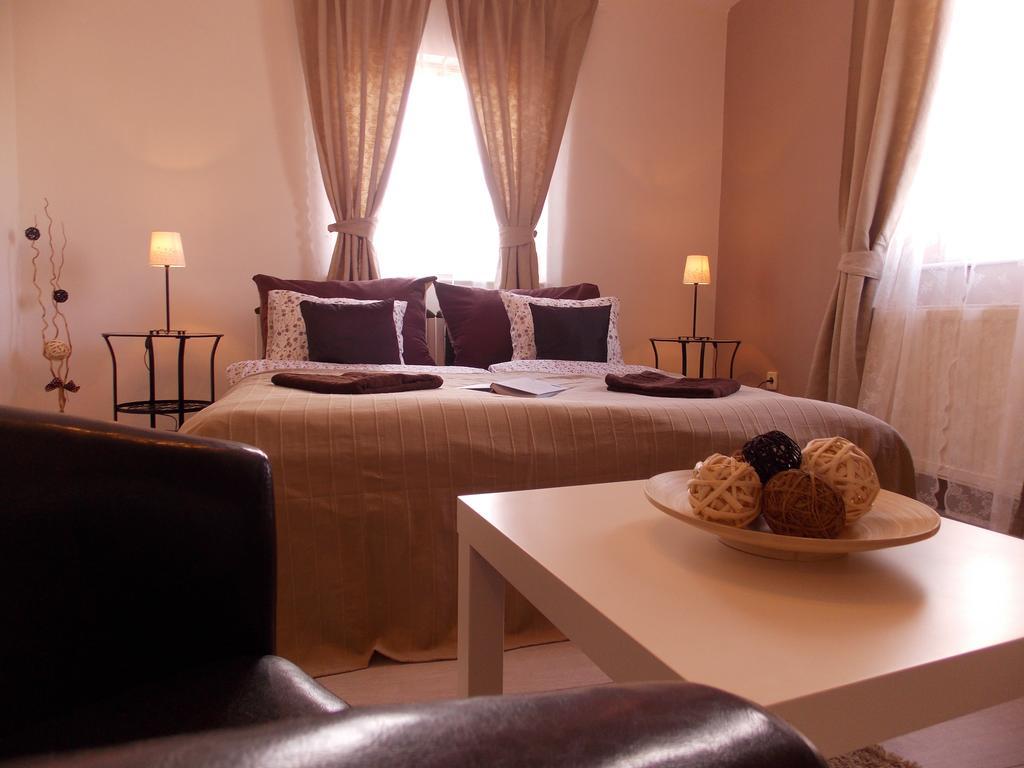 Eden Villa Apartmanhaz บาลาตอนฟือเรด ภายนอก รูปภาพ