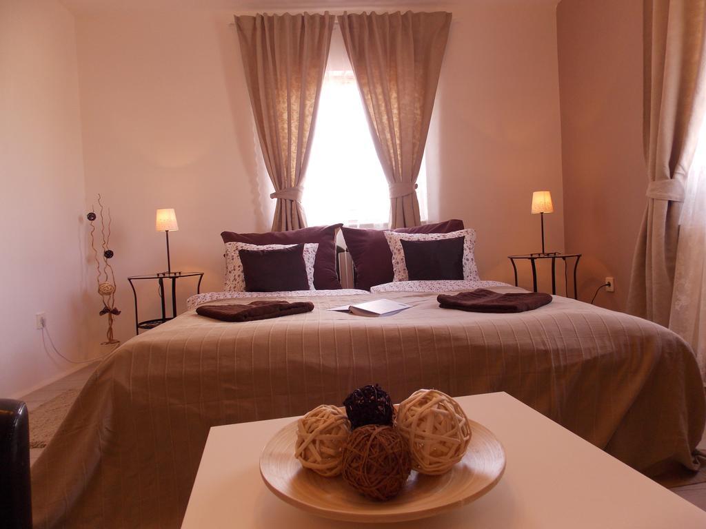 Eden Villa Apartmanhaz บาลาตอนฟือเรด ภายนอก รูปภาพ