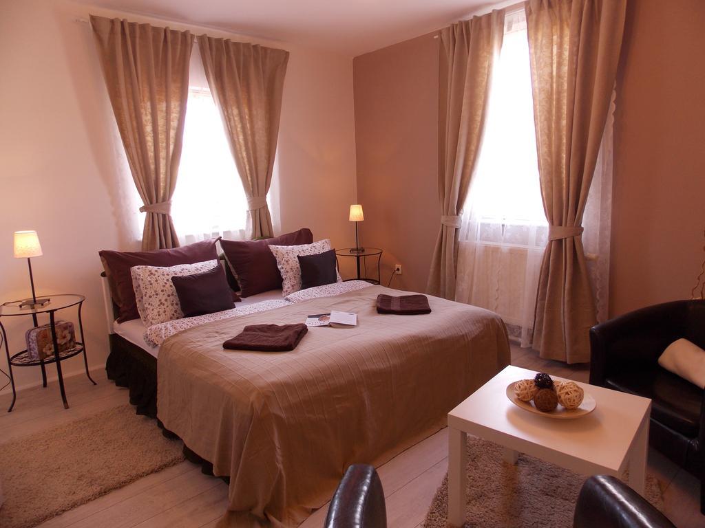 Eden Villa Apartmanhaz บาลาตอนฟือเรด ภายนอก รูปภาพ