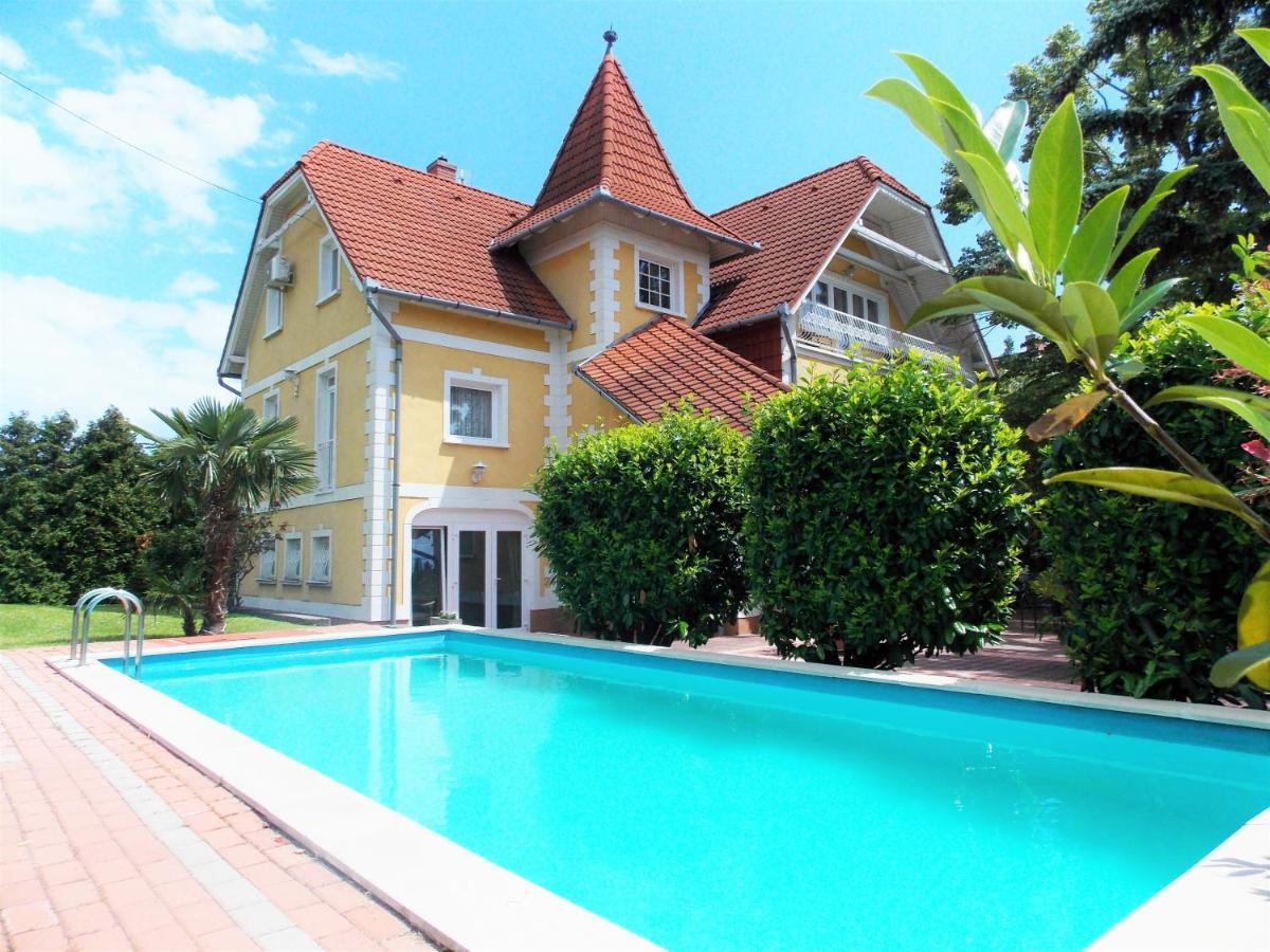Eden Villa Apartmanhaz บาลาตอนฟือเรด ภายนอก รูปภาพ