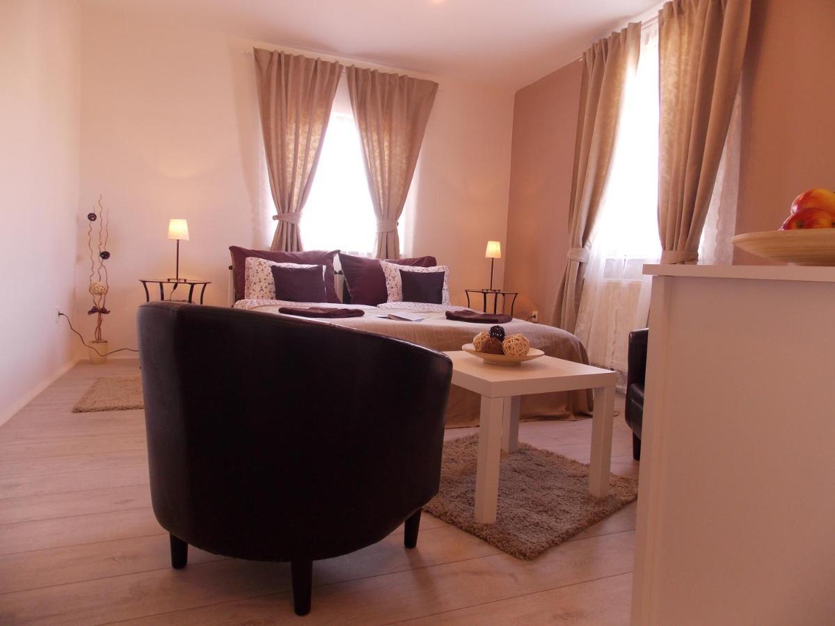 Eden Villa Apartmanhaz บาลาตอนฟือเรด ภายนอก รูปภาพ
