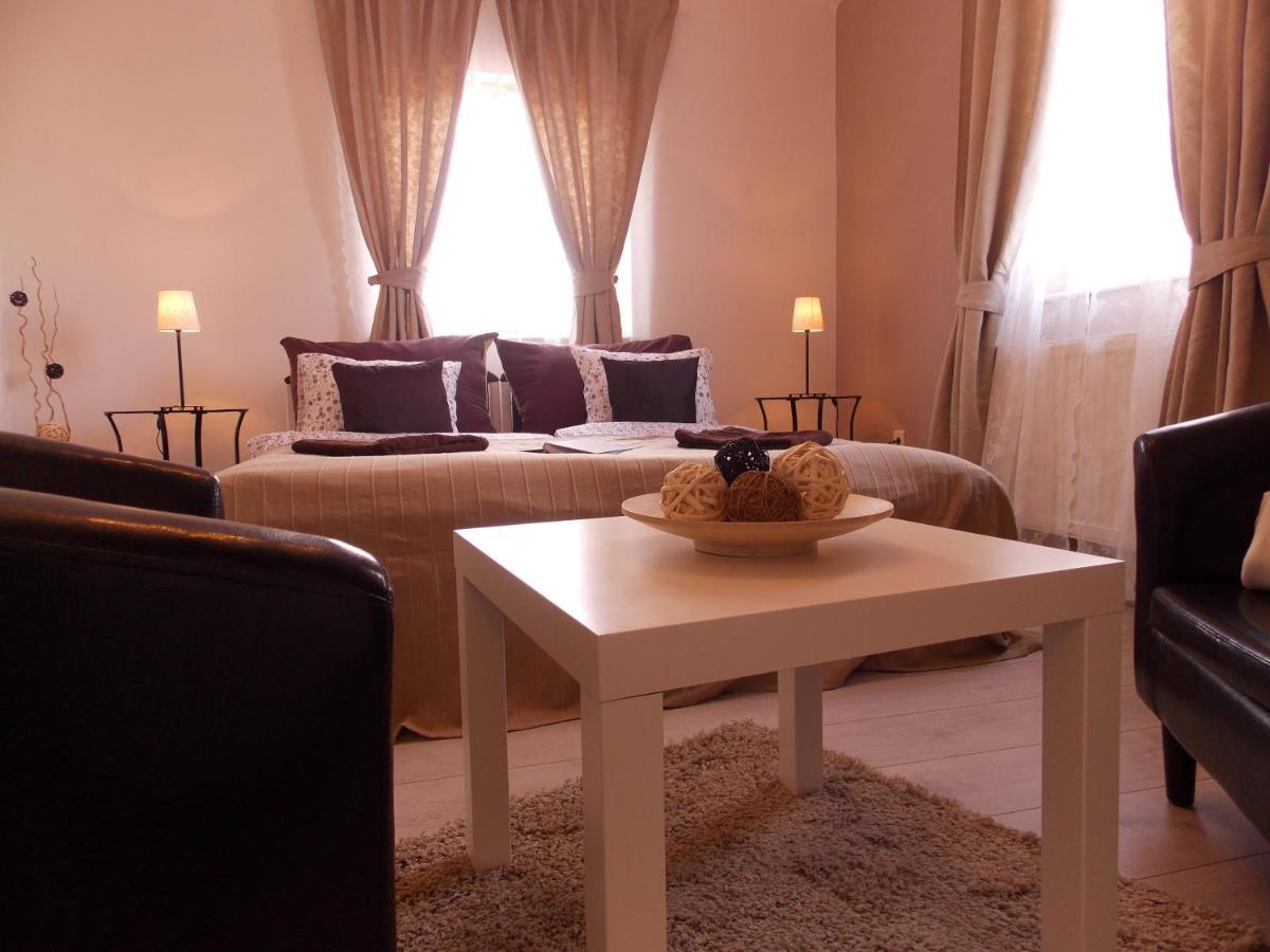 Eden Villa Apartmanhaz บาลาตอนฟือเรด ภายนอก รูปภาพ