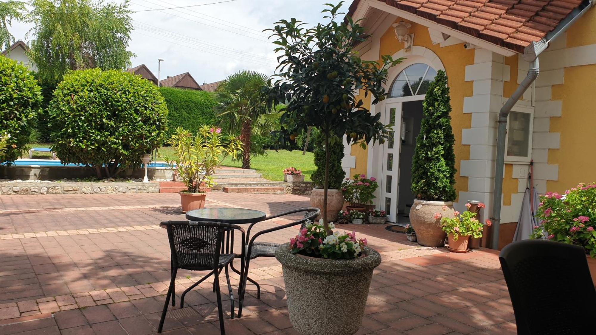 Eden Villa Apartmanhaz บาลาตอนฟือเรด ภายนอก รูปภาพ