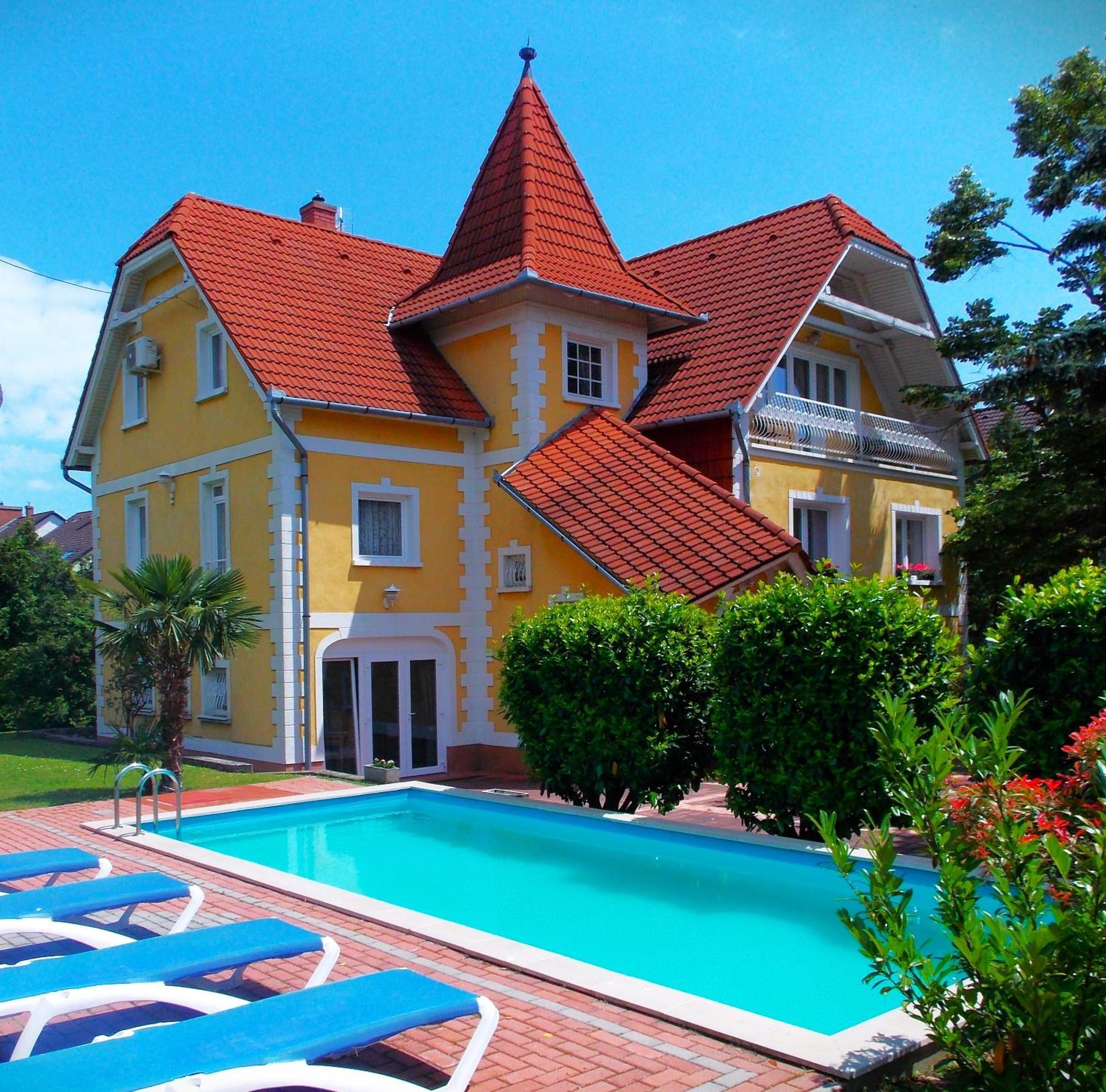 Eden Villa Apartmanhaz บาลาตอนฟือเรด ภายนอก รูปภาพ