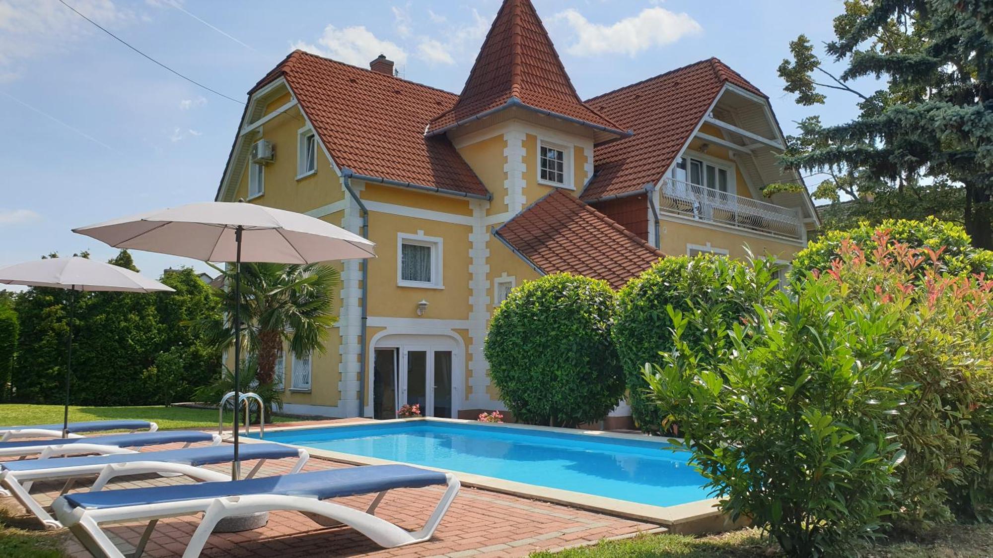 Eden Villa Apartmanhaz บาลาตอนฟือเรด ภายนอก รูปภาพ
