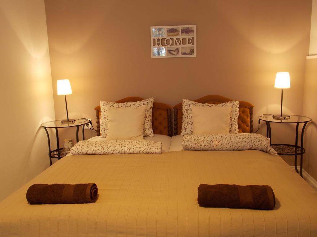 Eden Villa Apartmanhaz บาลาตอนฟือเรด ภายนอก รูปภาพ