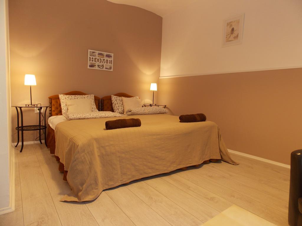 Eden Villa Apartmanhaz บาลาตอนฟือเรด ภายนอก รูปภาพ