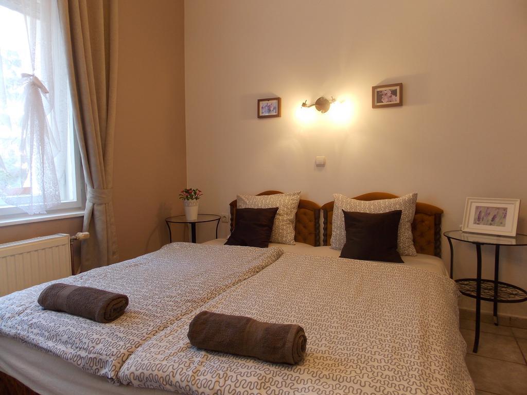 Eden Villa Apartmanhaz บาลาตอนฟือเรด ภายนอก รูปภาพ