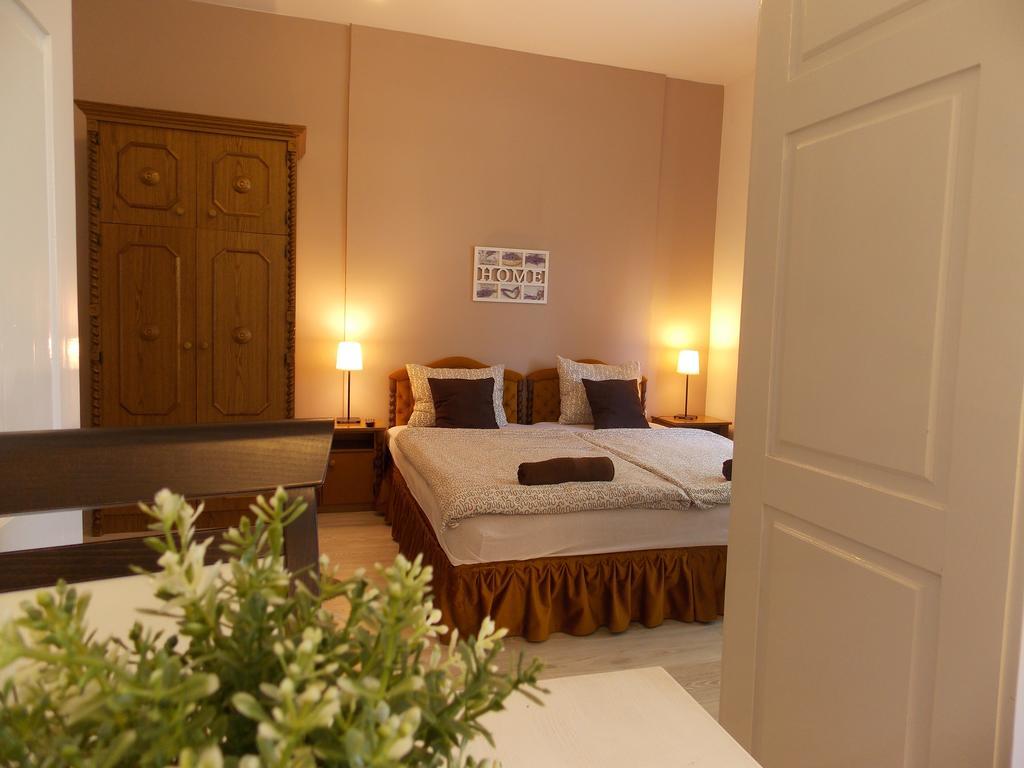 Eden Villa Apartmanhaz บาลาตอนฟือเรด ภายนอก รูปภาพ