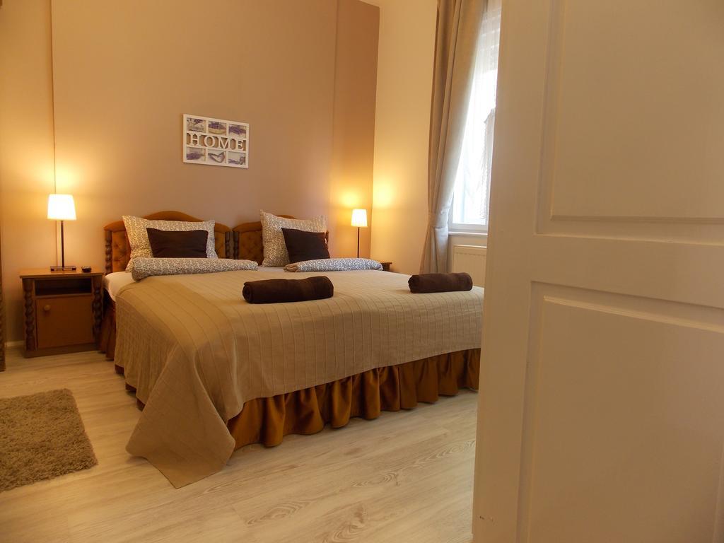 Eden Villa Apartmanhaz บาลาตอนฟือเรด ภายนอก รูปภาพ