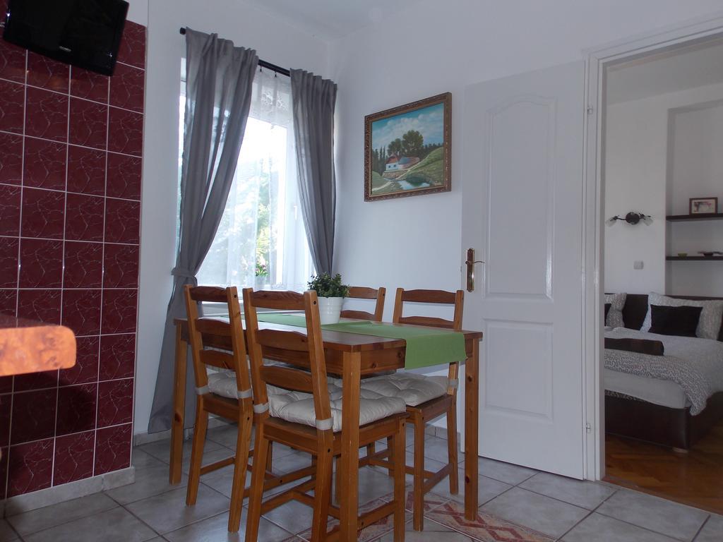 Eden Villa Apartmanhaz บาลาตอนฟือเรด ภายนอก รูปภาพ
