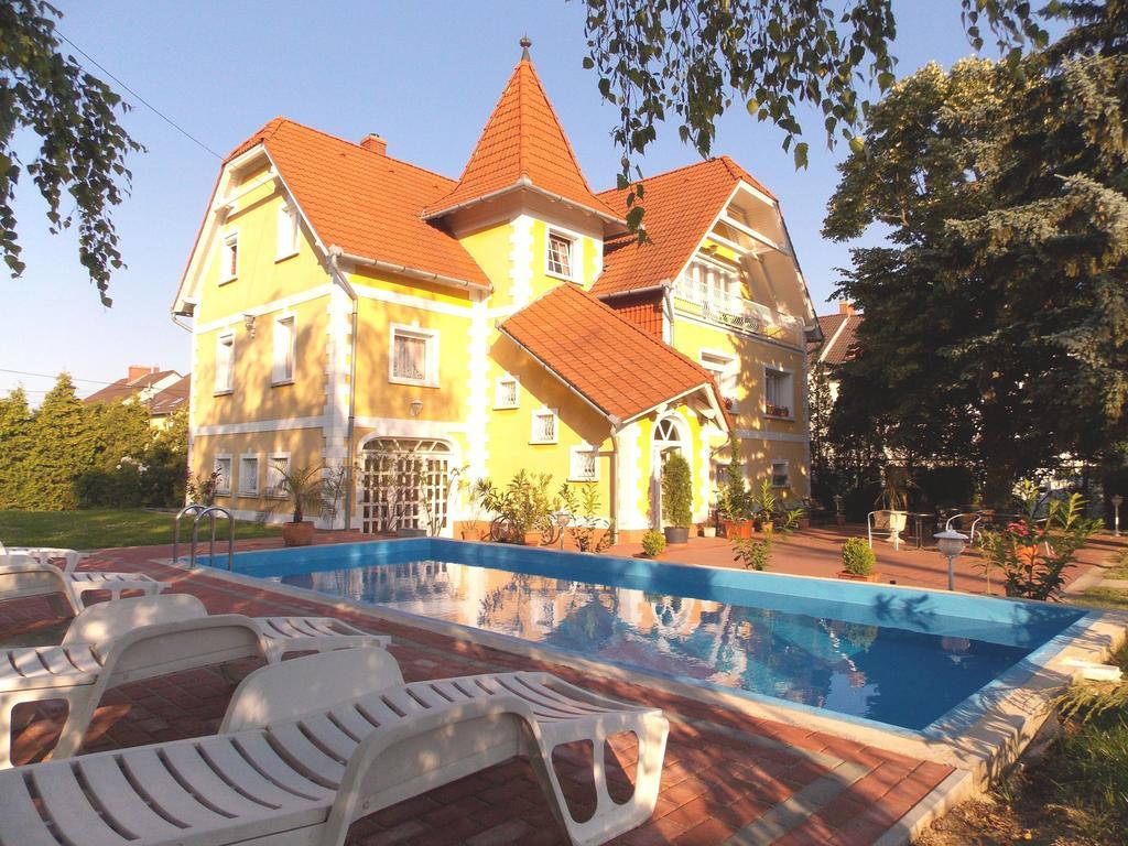 Eden Villa Apartmanhaz บาลาตอนฟือเรด ภายนอก รูปภาพ