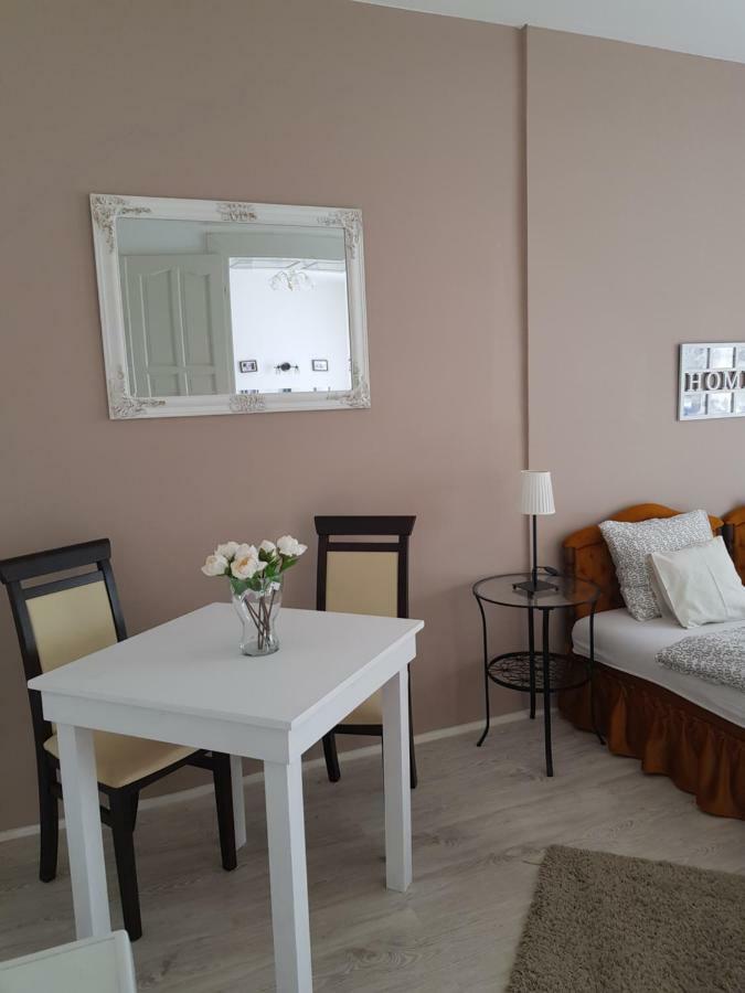 Eden Villa Apartmanhaz บาลาตอนฟือเรด ภายนอก รูปภาพ