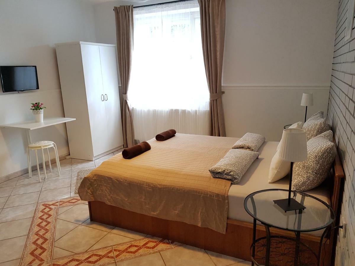 Eden Villa Apartmanhaz บาลาตอนฟือเรด ภายนอก รูปภาพ